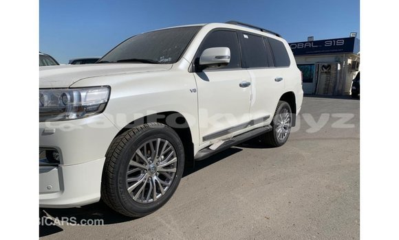 Buy Import Toyota Land Cruiser White Car in Import - Dubai in Batken Buy Import Toyota Land Cruiser White Car in Import - Dubai in Batken