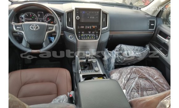 Buy Import Toyota Land Cruiser White Car in Import - Dubai in Batken Buy Import Toyota Land Cruiser White Car in Import - Dubai in Batken