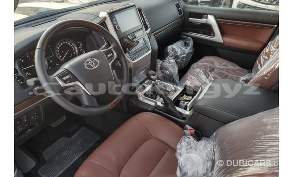 Buy Import Toyota Land Cruiser White Car in Import - Dubai in Batken Buy Import Toyota Land Cruiser White Car in Import - Dubai in Batken