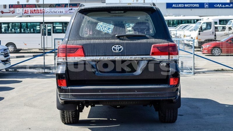 Big with watermark toyota land cruiser batken import dubai 2436