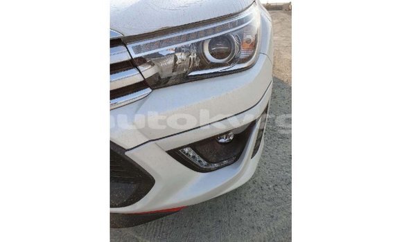 Buy Import Toyota Hilux White Car in Import - Dubai in Batken Buy Import Toyota Hilux White Car in Import - Dubai in Batken