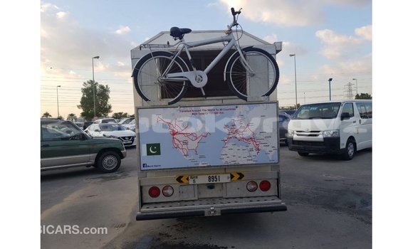 Buy Import Kia Carens White Car in Import - Dubai in Batken Buy Import Kia Carens White Car in Import - Dubai in Batken