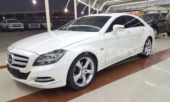 Buy Import Mercedes-Benz 190 (W201) White Car in Import - Dubai in Batken Buy Import Mercedes-Benz 190 (W201) White Car in Import - Dubai in Batken