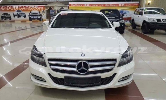 Buy Import Mercedes-Benz 190 (W201) White Car in Import - Dubai in Batken Buy Import Mercedes-Benz 190 (W201) White Car in Import - Dubai in Batken