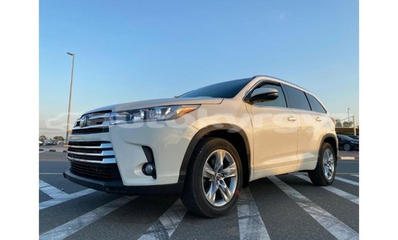 Buy Import Toyota Highlander White Car in Import - Dubai in Batken Buy Import Toyota Highlander White Car in Import - Dubai in Batken