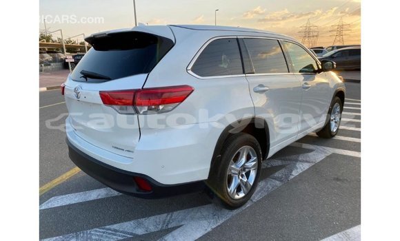 Buy Import Toyota Highlander White Car in Import - Dubai in Batken Buy Import Toyota Highlander White Car in Import - Dubai in Batken