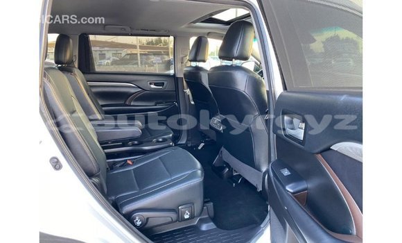 Buy Import Toyota Highlander White Car in Import - Dubai in Batken Buy Import Toyota Highlander White Car in Import - Dubai in Batken