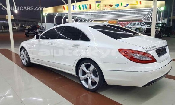 Buy Import Mercedes-Benz 190 (W201) White Car in Import - Dubai in Batken Buy Import Mercedes-Benz 190 (W201) White Car in Import - Dubai in Batken