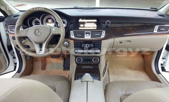 Buy Import Mercedes-Benz 190 (W201) White Car in Import - Dubai in Batken Buy Import Mercedes-Benz 190 (W201) White Car in Import - Dubai in Batken