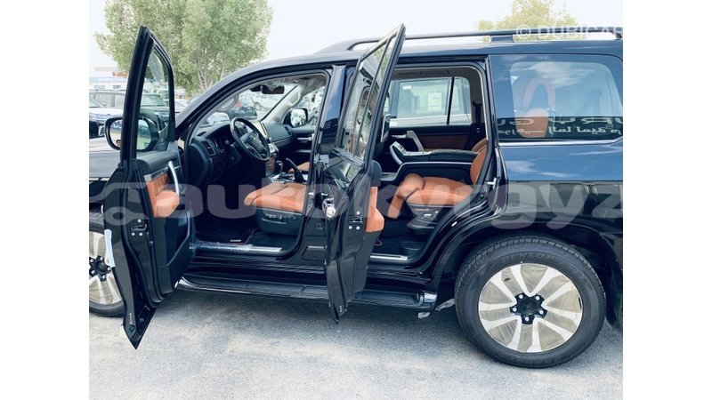 Big with watermark toyota land cruiser batken import dubai 2488