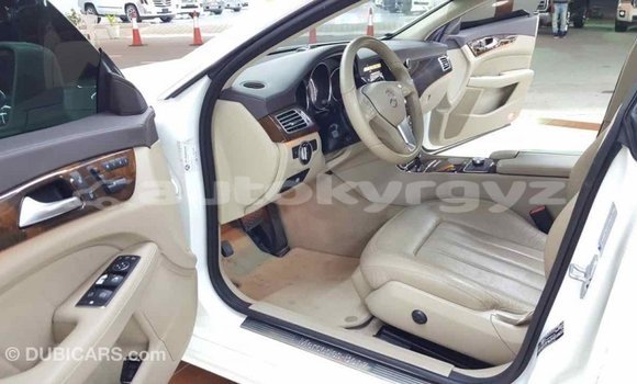 Buy Import Mercedes-Benz 190 (W201) White Car in Import - Dubai in Batken Buy Import Mercedes-Benz 190 (W201) White Car in Import - Dubai in Batken