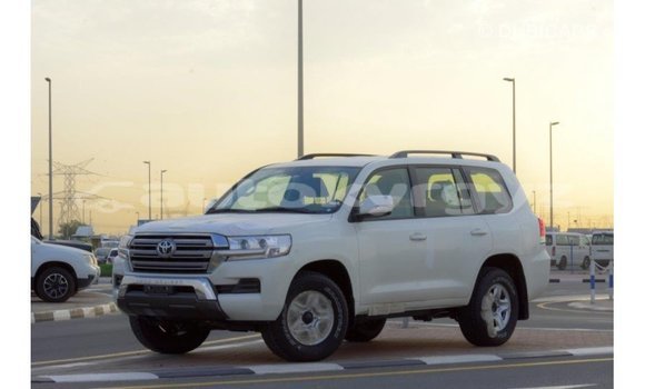 Buy Import Toyota Land Cruiser White Car in Import - Dubai in Batken Buy Import Toyota Land Cruiser White Car in Import - Dubai in Batken
