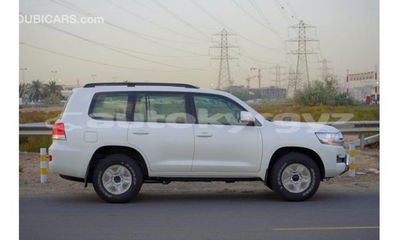 Buy Import Toyota Land Cruiser White Car in Import - Dubai in Batken Buy Import Toyota Land Cruiser White Car in Import - Dubai in Batken
