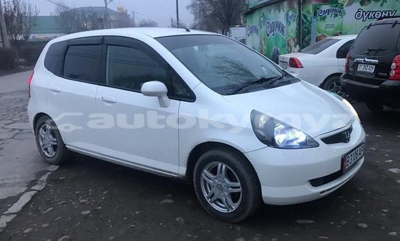 Buy Used Honda FIT White Car in Bishkek in Bishkek