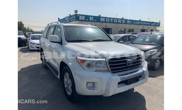 Buy Import Toyota Land Cruiser White Car in Import - Dubai in Batken Buy Import Toyota Land Cruiser White Car in Import - Dubai in Batken