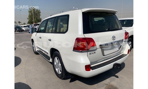 Buy Import Toyota Land Cruiser White Car in Import - Dubai in Batken Buy Import Toyota Land Cruiser White Car in Import - Dubai in Batken