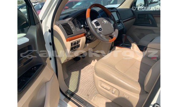 Buy Import Toyota Land Cruiser White Car in Import - Dubai in Batken Buy Import Toyota Land Cruiser White Car in Import - Dubai in Batken