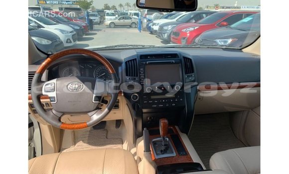 Buy Import Toyota Land Cruiser White Car in Import - Dubai in Batken Buy Import Toyota Land Cruiser White Car in Import - Dubai in Batken