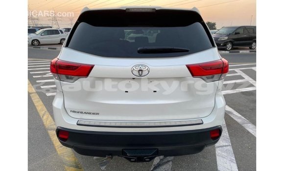 Buy Import Toyota Highlander White Car in Import - Dubai in Batken Buy Import Toyota Highlander White Car in Import - Dubai in Batken