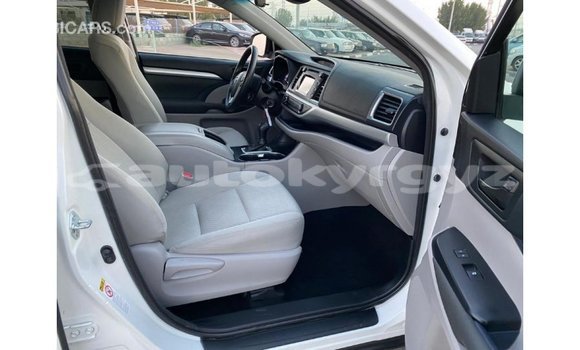 Buy Import Toyota Highlander White Car in Import - Dubai in Batken Buy Import Toyota Highlander White Car in Import - Dubai in Batken