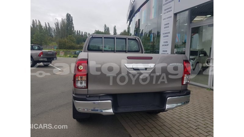 Big with watermark toyota hilux batken import dubai 2536
