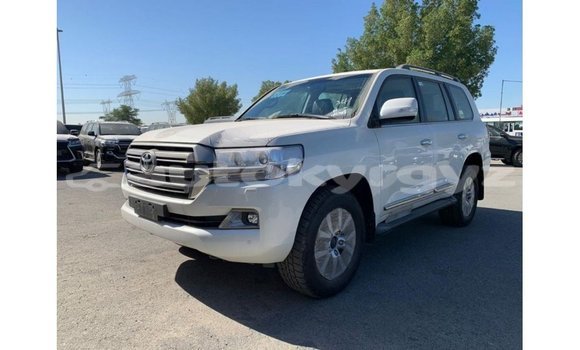 Buy Import Toyota Land Cruiser White Car in Import - Dubai in Batken Buy Import Toyota Land Cruiser White Car in Import - Dubai in Batken