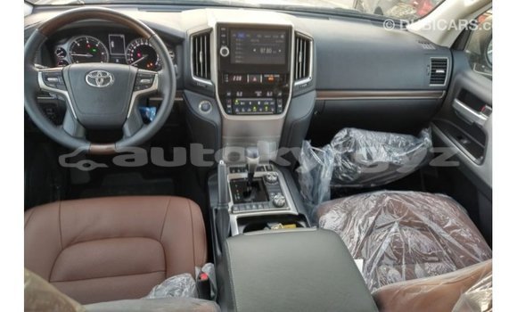 Buy Import Toyota Land Cruiser White Car in Import - Dubai in Batken Buy Import Toyota Land Cruiser White Car in Import - Dubai in Batken