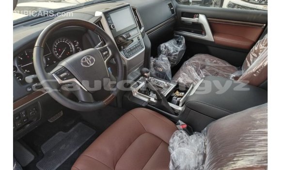Buy Import Toyota Land Cruiser White Car in Import - Dubai in Batken Buy Import Toyota Land Cruiser White Car in Import - Dubai in Batken
