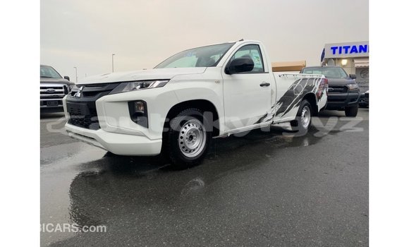 Buy Import Mitsubishi L200 White Car in Import - Dubai in Batken Buy Import Mitsubishi L200 White Car in Import - Dubai in Batken