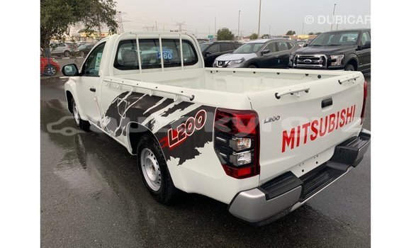 Buy Import Mitsubishi L200 White Car in Import - Dubai in Batken Buy Import Mitsubishi L200 White Car in Import - Dubai in Batken