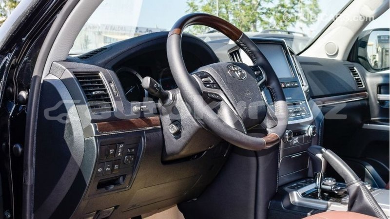 Big with watermark toyota land cruiser batken import dubai 2555