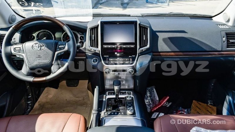 Big with watermark toyota land cruiser batken import dubai 2555