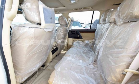 Buy Import Toyota Land Cruiser White Car in Import - Dubai in Batken Buy Import Toyota Land Cruiser White Car in Import - Dubai in Batken