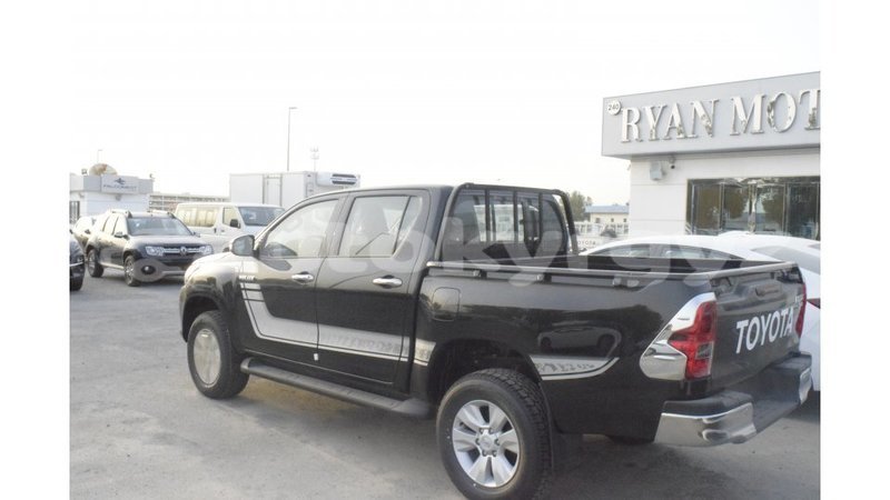 Big with watermark toyota hilux batken import dubai 2585