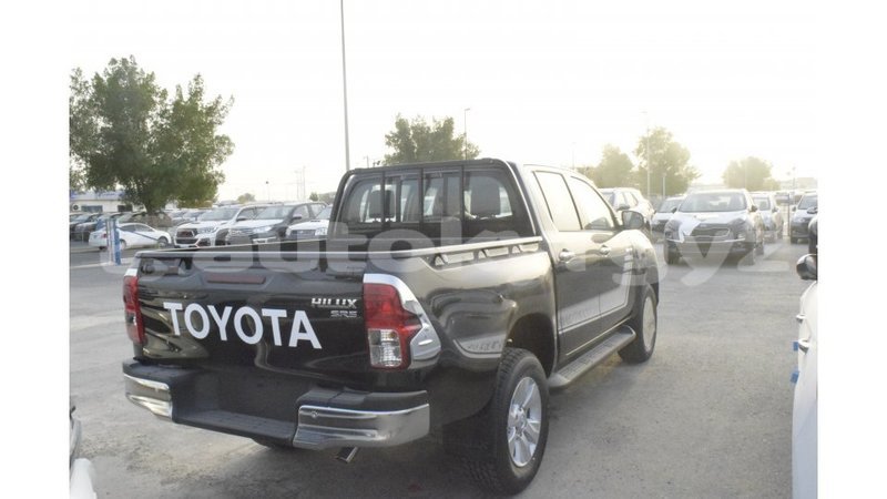Big with watermark toyota hilux batken import dubai 2585