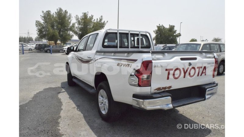 Big with watermark toyota hilux batken import dubai 2586
