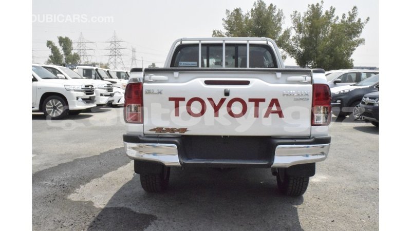 Big with watermark toyota hilux batken import dubai 2586