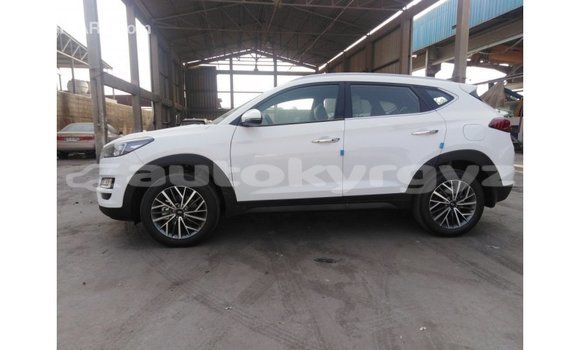 Buy Import Hyundai Tucson White Car in Import - Dubai in Batken Buy Import Hyundai Tucson White Car in Import - Dubai in Batken
