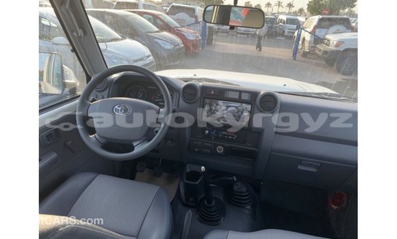 Buy Import Toyota Land Cruiser White Car in Import - Dubai in Batken Buy Import Toyota Land Cruiser White Car in Import - Dubai in Batken