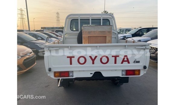 Buy Import Toyota Land Cruiser White Car in Import - Dubai in Batken Buy Import Toyota Land Cruiser White Car in Import - Dubai in Batken