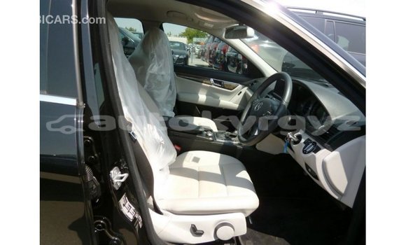 Buy Import Mercedes-Benz 200 Black Car in Import - Dubai in Batken Buy Import Mercedes-Benz 200 Black Car in Import - Dubai in Batken
