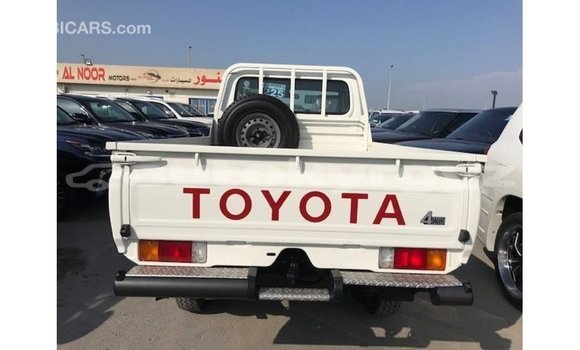 Buy Import Toyota Land Cruiser White Car in Import - Dubai in Batken Buy Import Toyota Land Cruiser White Car in Import - Dubai in Batken