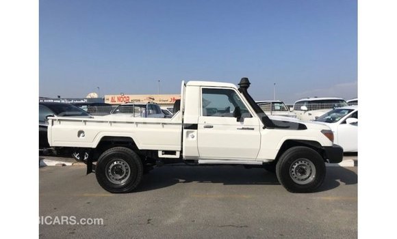 Buy Import Toyota Land Cruiser White Car in Import - Dubai in Batken Buy Import Toyota Land Cruiser White Car in Import - Dubai in Batken