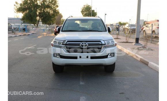 Buy Import Toyota Land Cruiser White Car in Import - Dubai in Batken Buy Import Toyota Land Cruiser White Car in Import - Dubai in Batken