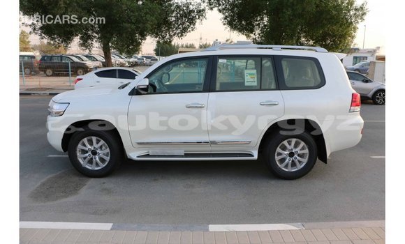 Buy Import Toyota Land Cruiser White Car in Import - Dubai in Batken Buy Import Toyota Land Cruiser White Car in Import - Dubai in Batken