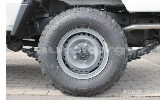 Buy Import Toyota Land Cruiser White Car in Import - Dubai in Batken Buy Import Toyota Land Cruiser White Car in Import - Dubai in Batken