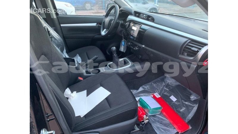 Big with watermark toyota hilux batken import dubai 2721