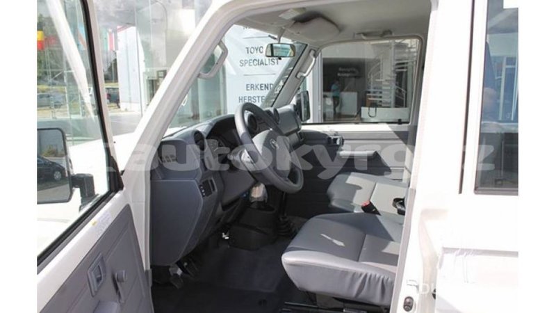 Big with watermark toyota land cruiser batken import dubai 2725