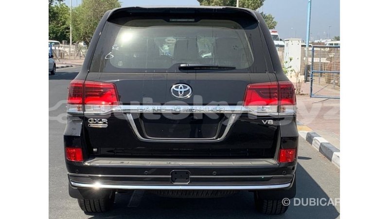 Big with watermark toyota land cruiser batken import dubai 2752
