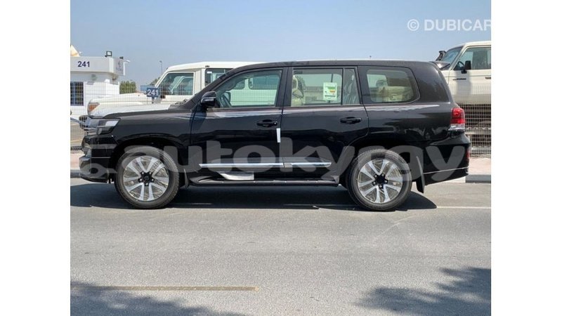 Big with watermark toyota land cruiser batken import dubai 2752